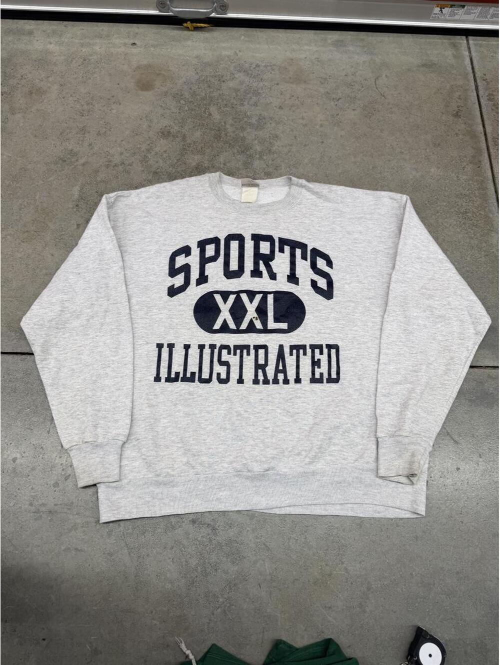 vintage sports illustrated grey and navy spell out crewneck size xl HAS STAIN